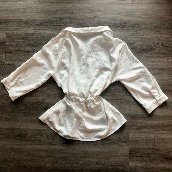 ✨NWOT White Button Up Tie Waist Blouse - Picture 3 of 3